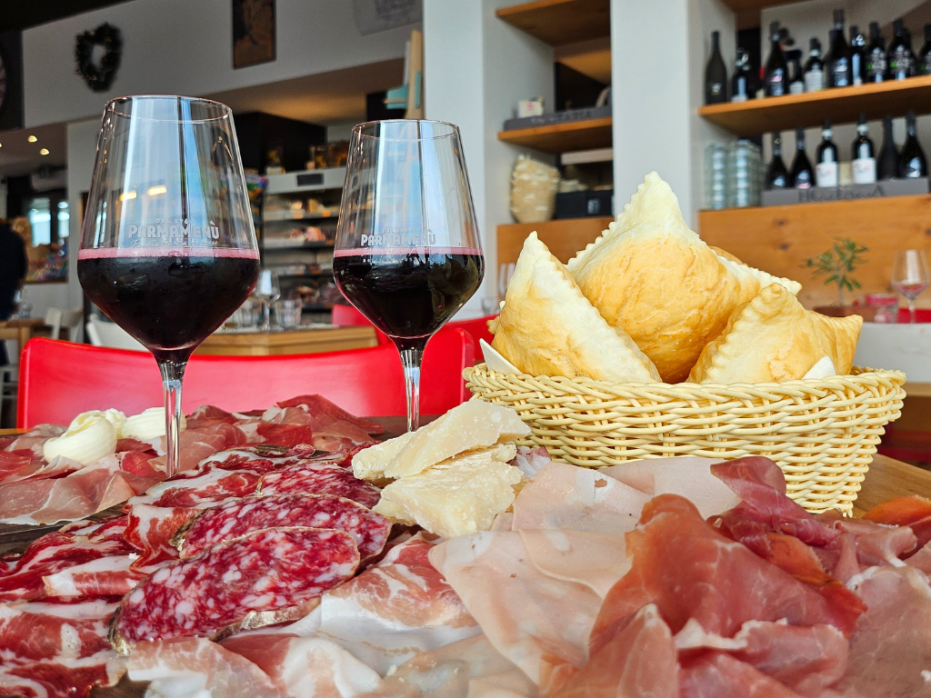 Lambrusco e torta fritta